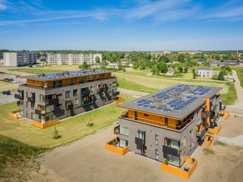 Solar power stations for apartment buildings in Saku