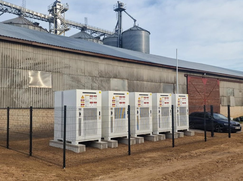 Energy storage system 0,54MW/1,1MWh in Saldū