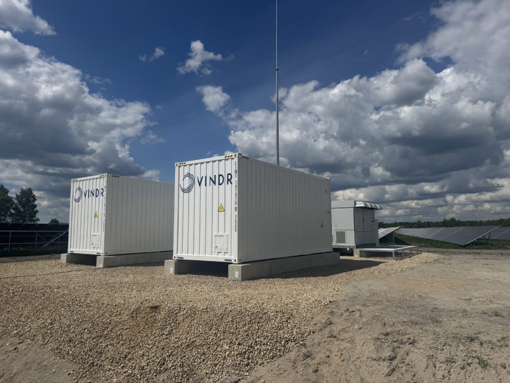 Hybrid park in Līvāni: 4.32 MWp solar park and 3.7 MW / 7.5 MWh BESS